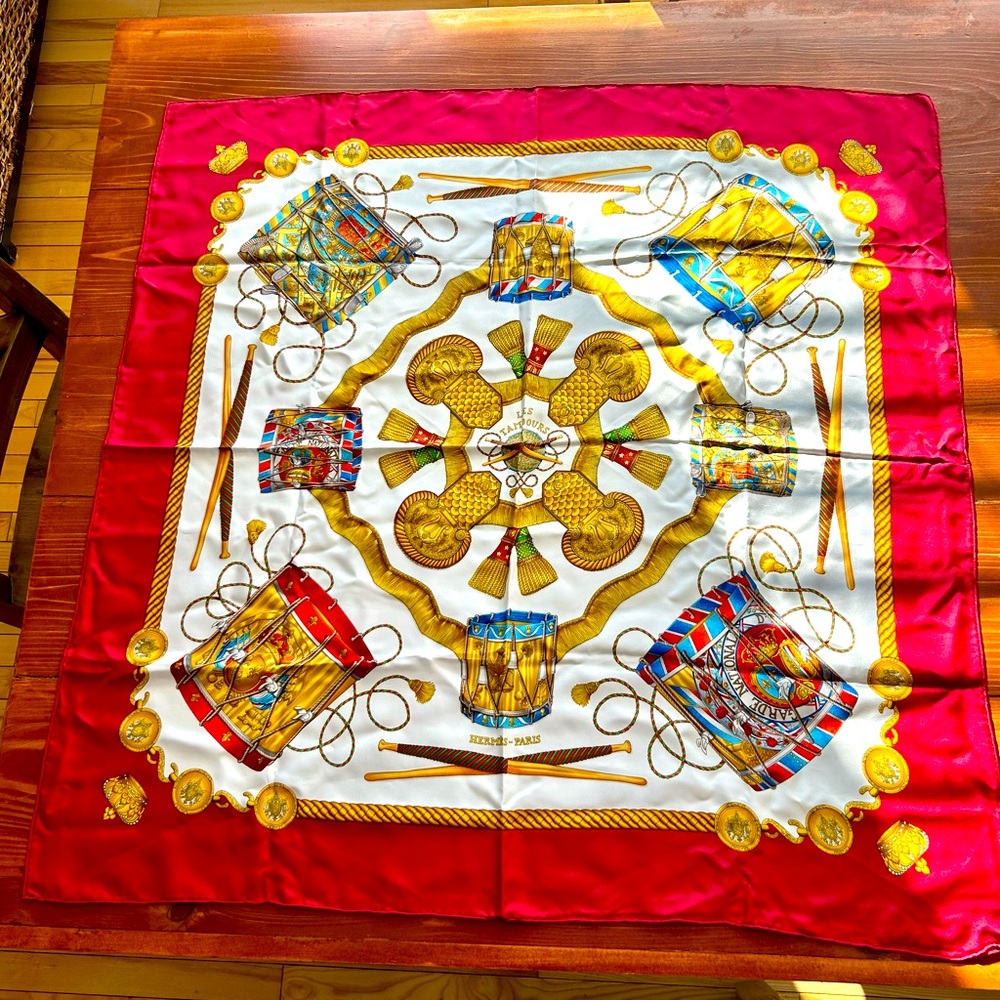 🔥🔥Authentic Hermès "Les Tambours" silk scarf🔥🔥 - Picture 2 of 5